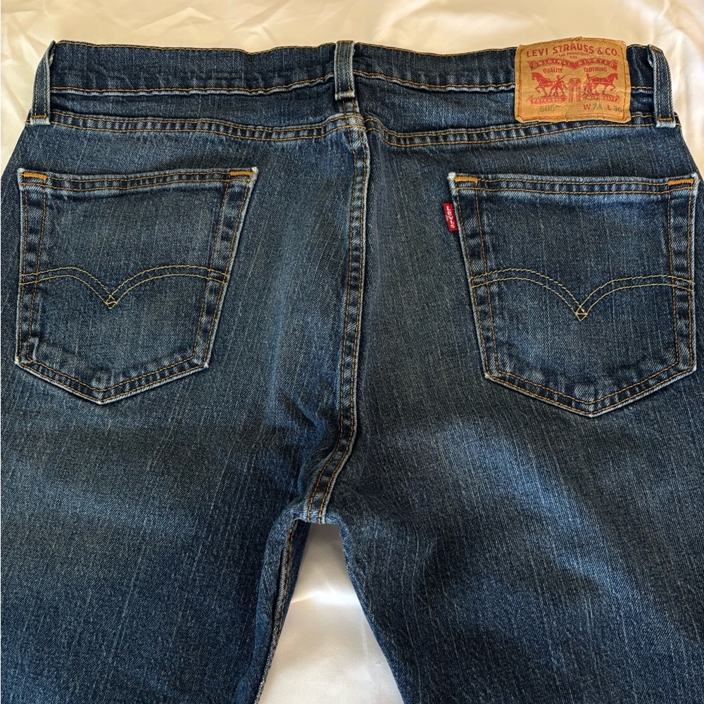 Men's LEVIS 505 straight fit 34x30 med wash stretch jeans